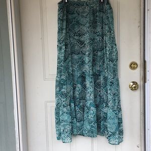 Gorgeous plus size tiered maxi skirt with lining.+